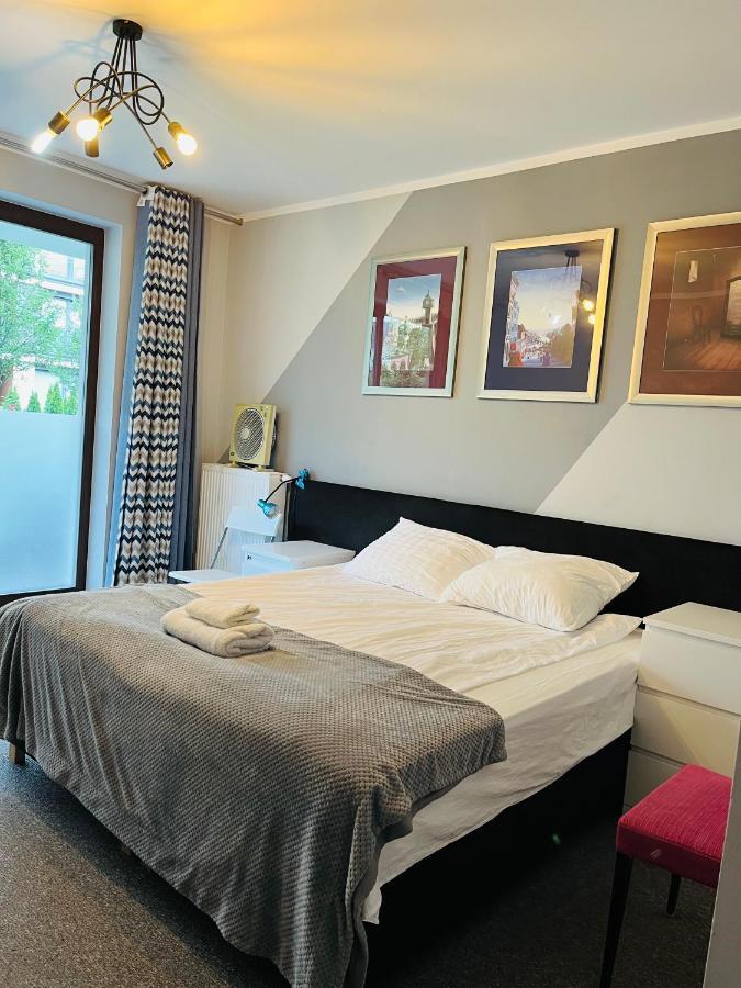 Airport Comfy Guest Home Warszawa Exteriör bild