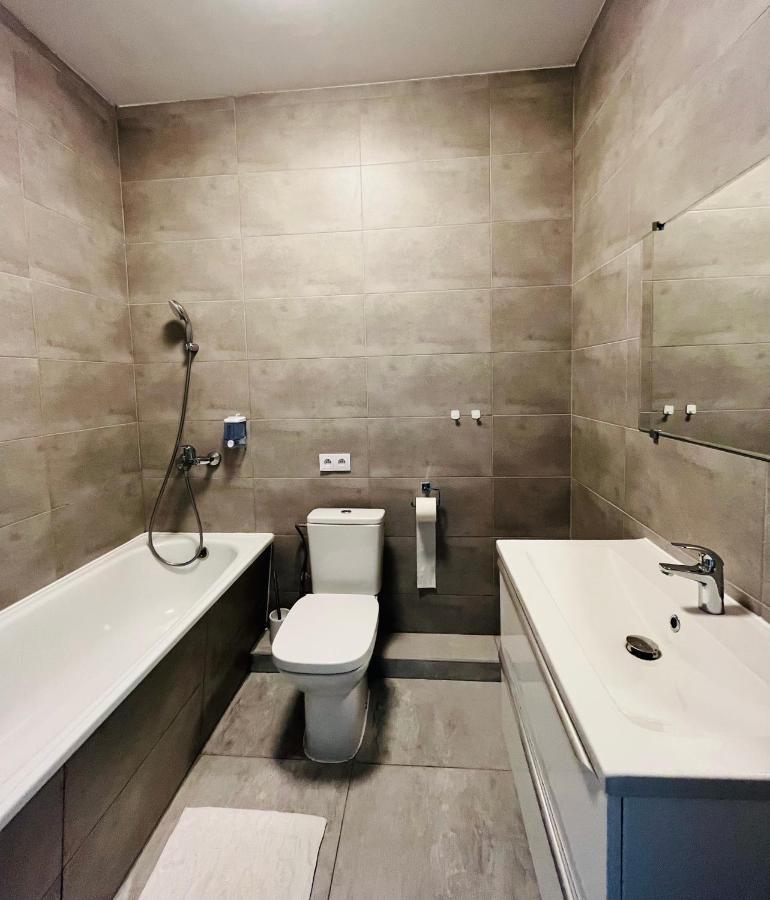 Airport Comfy Guest Home Warszawa Exteriör bild