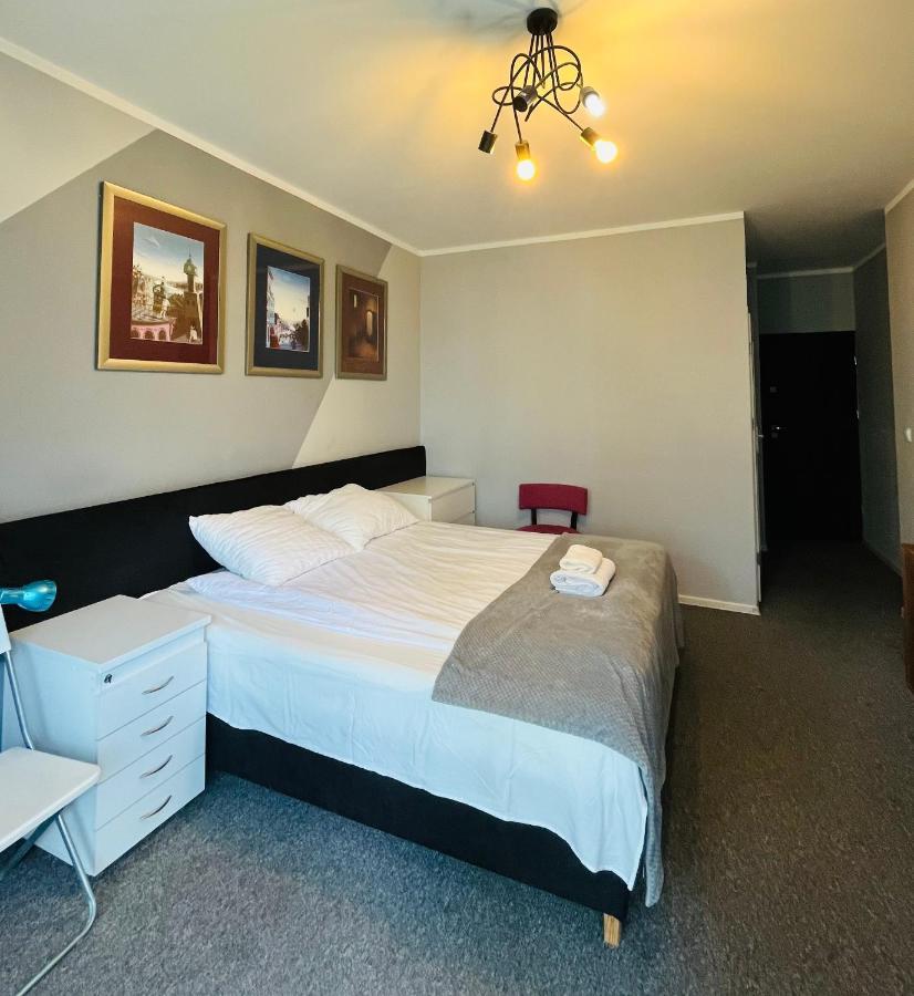 Airport Comfy Guest Home Warszawa Exteriör bild