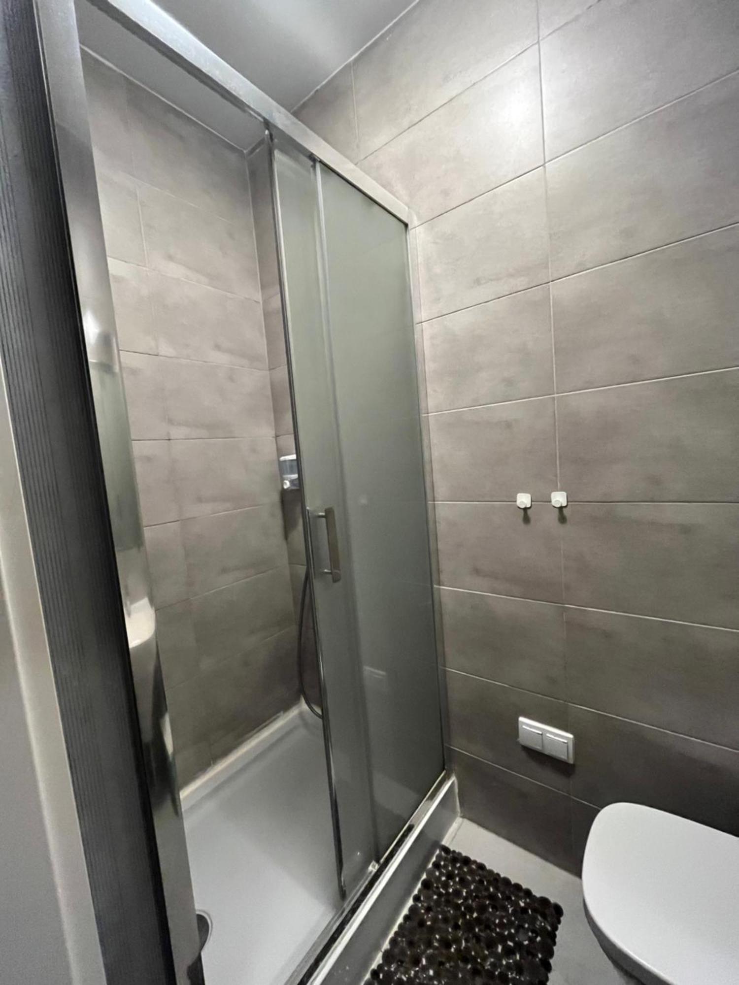 Airport Comfy Guest Home Warszawa Exteriör bild